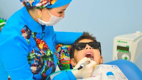 Soins dentaires sous anesthésie générale : une solution contre la peur du dentiste