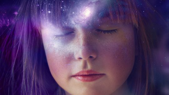 Un bon thérapeute ne prend pas le pouvoir : il le redonne” | Interview de Tiphaine Touzeil, hypnothérapeute à Perpignan