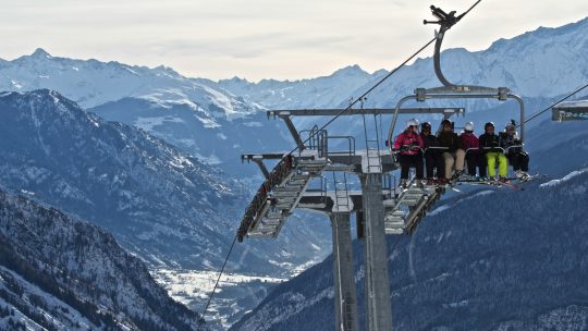 Les bienfaits des vacances au ski pour tous les âges