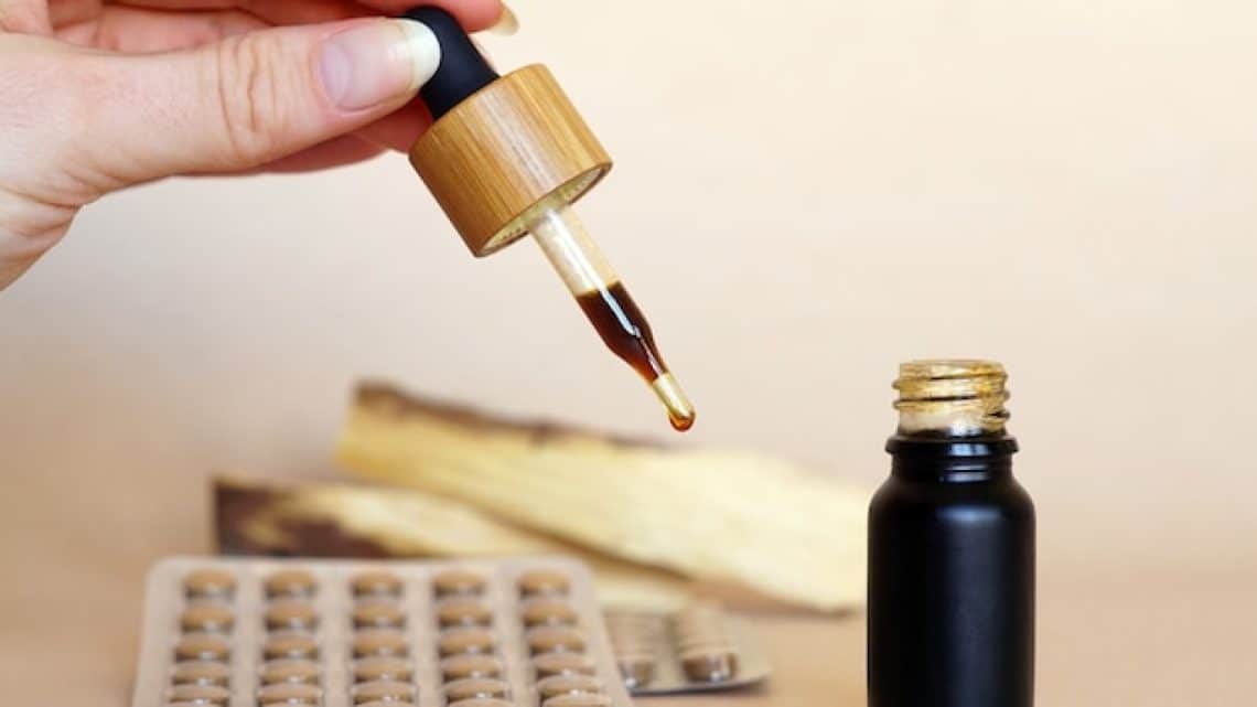 Dites adieu à la toux et à la gorge irritée avec les huiles essentielles !