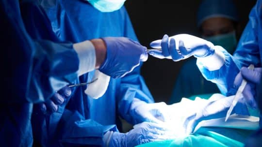 Chirurgie vasculaire : dans quels cas une intervention est-elle nécessaire&nbsp;?